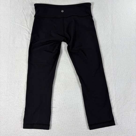 Lululemon Women's Cropped Leggings Size 6 with 21" Inseam in Black - Picture 13 of 13